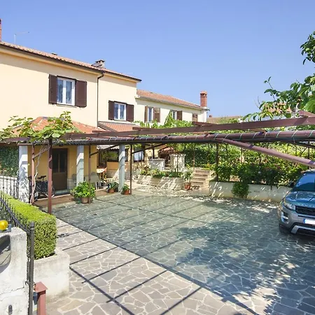 In - Istrien 11532 アパート