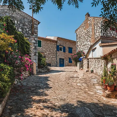 In - Istrien 11532 アパート